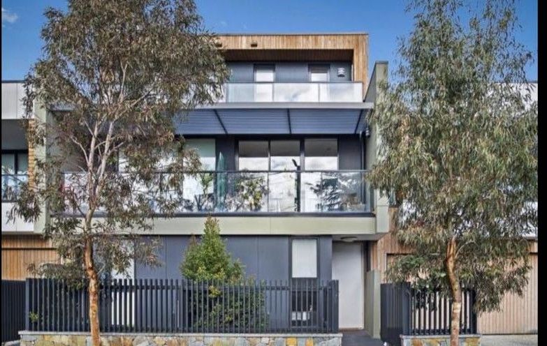 3 bedrooms Townhouse in 11B Rex Avenue ALPHINGTON VIC, 3078