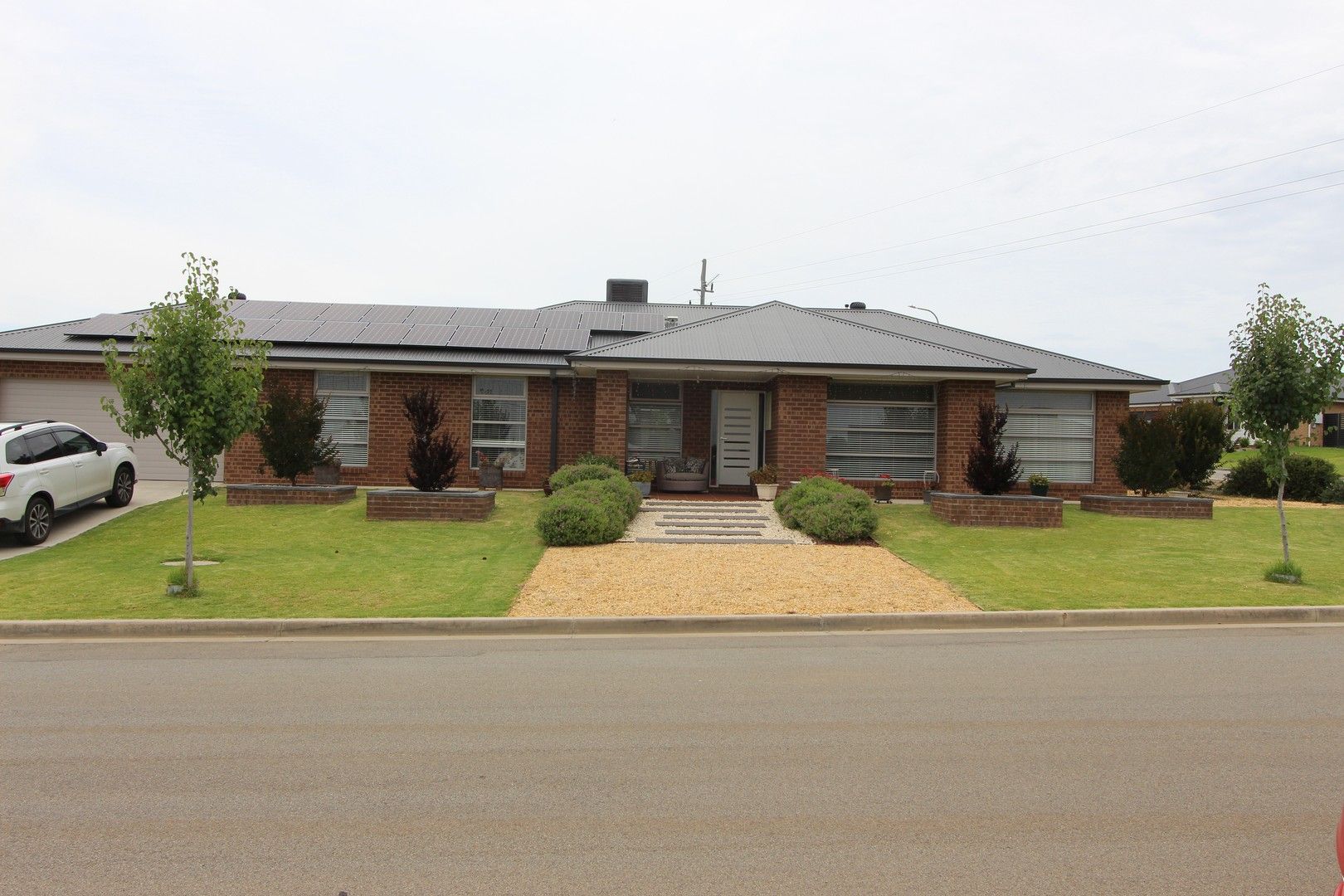 39 Paperbark Dr, Forest Hill NSW 2651 House For Rent Domain