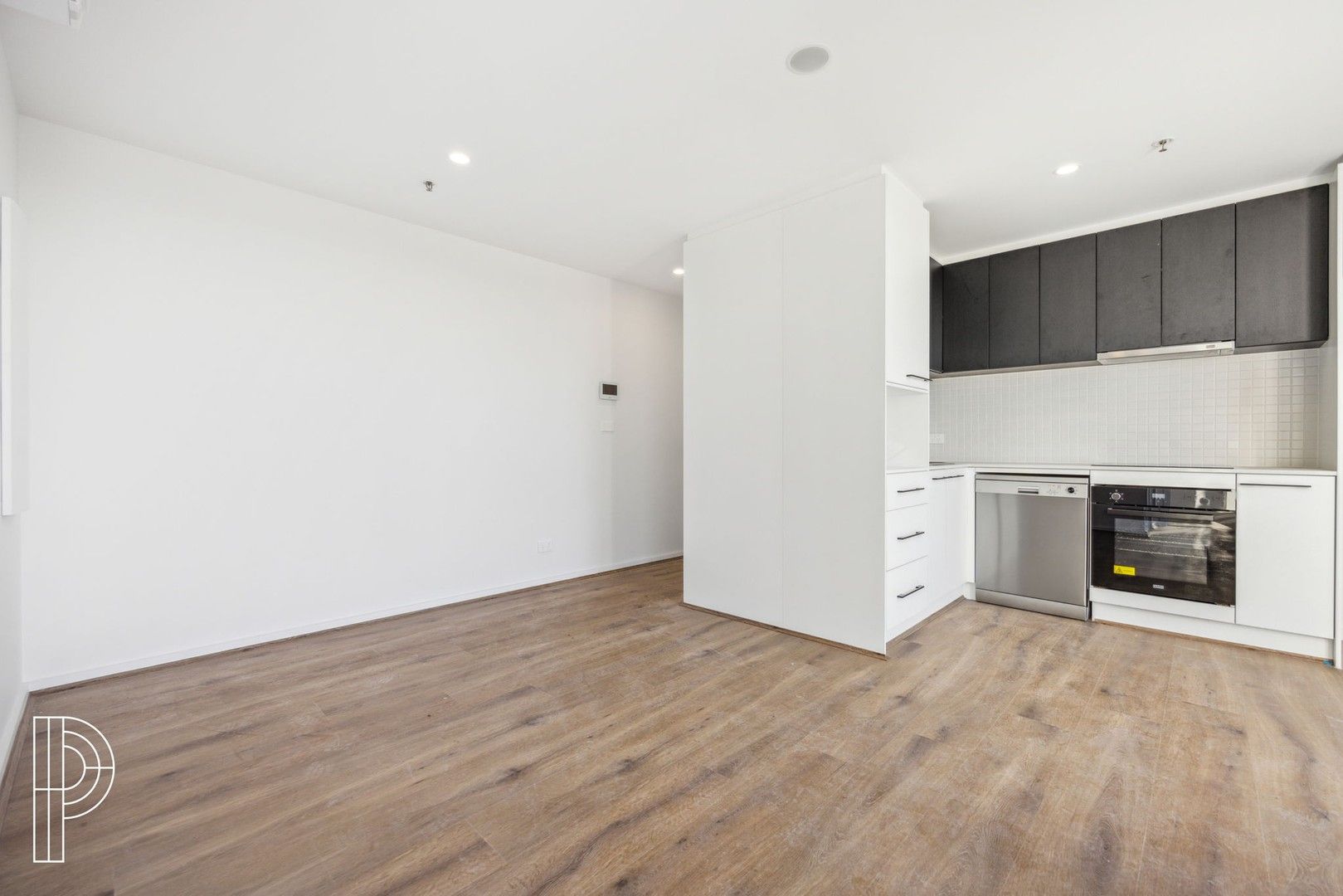 1 bedrooms Apartment / Unit / Flat in 115/70 Efkarpidis Street GUNGAHLIN ACT, 2912
