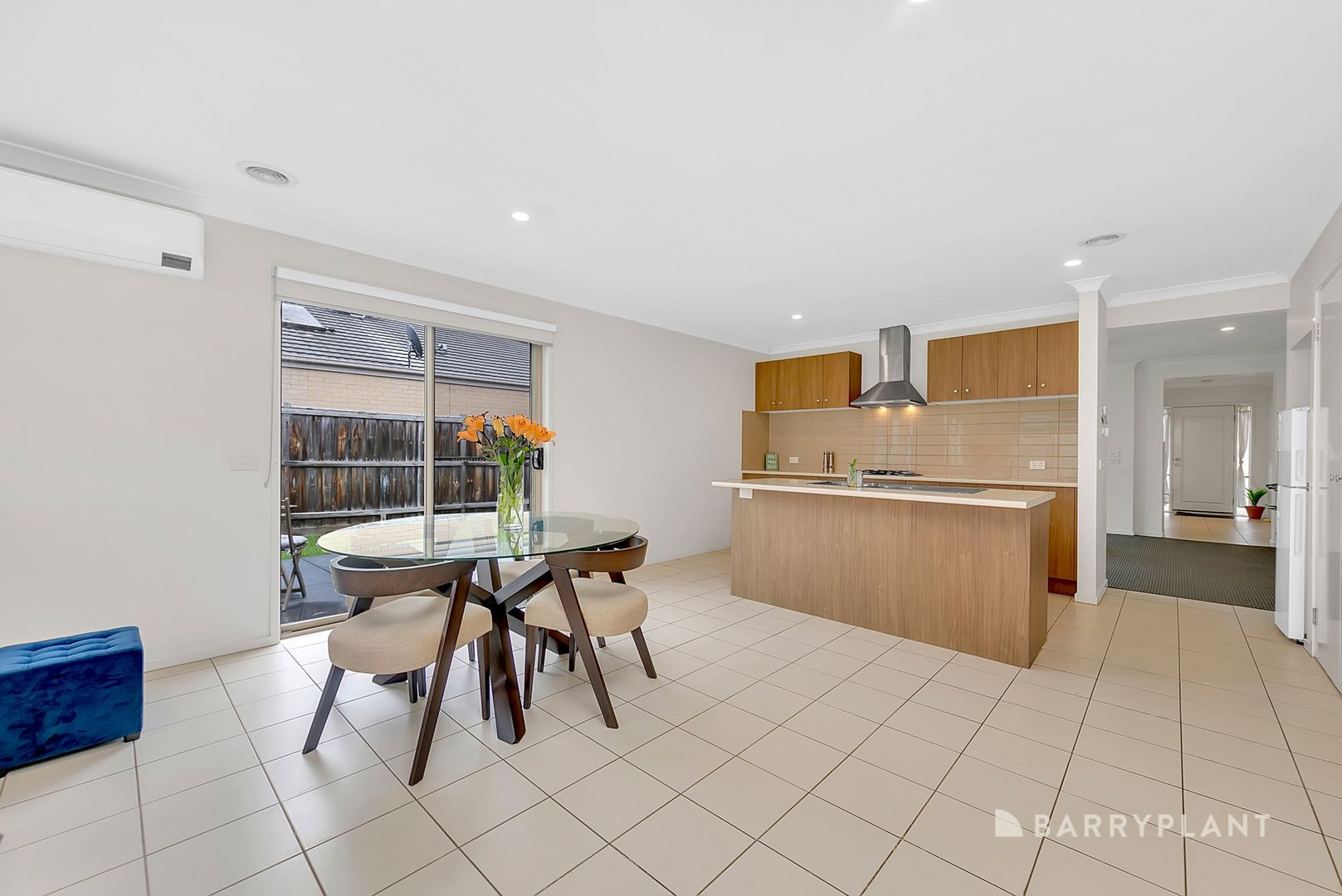 8 Hanmer Drive, South Morang VIC 3752, Image 2