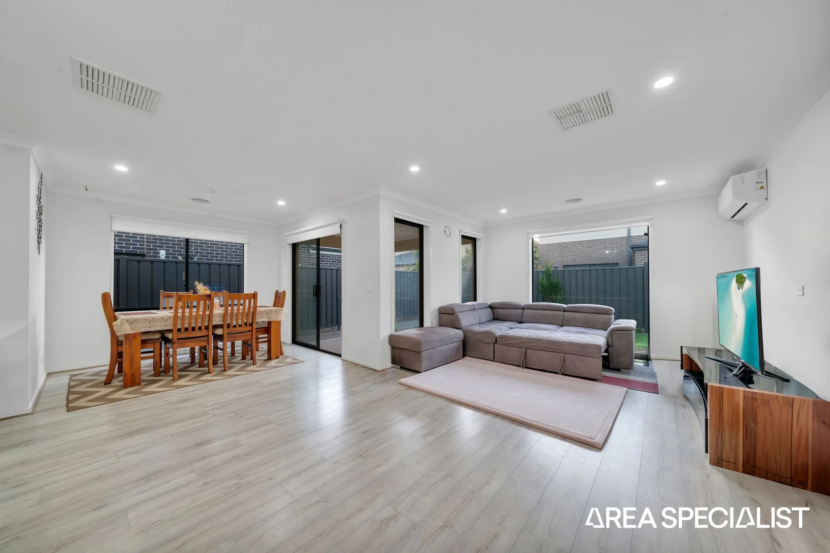 Additional image 6 of 2/4 Dorset Grove, Truganina VIC 3029