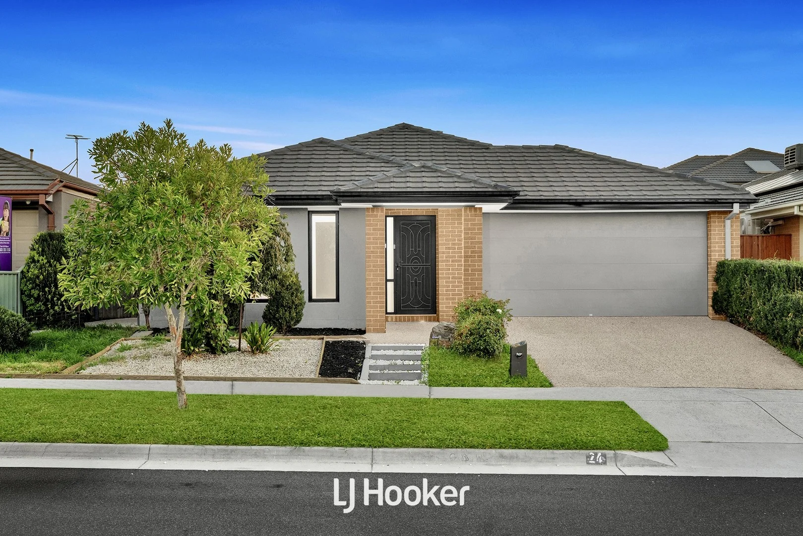24 St Gwinear Lane, Cranbourne North VIC 3977