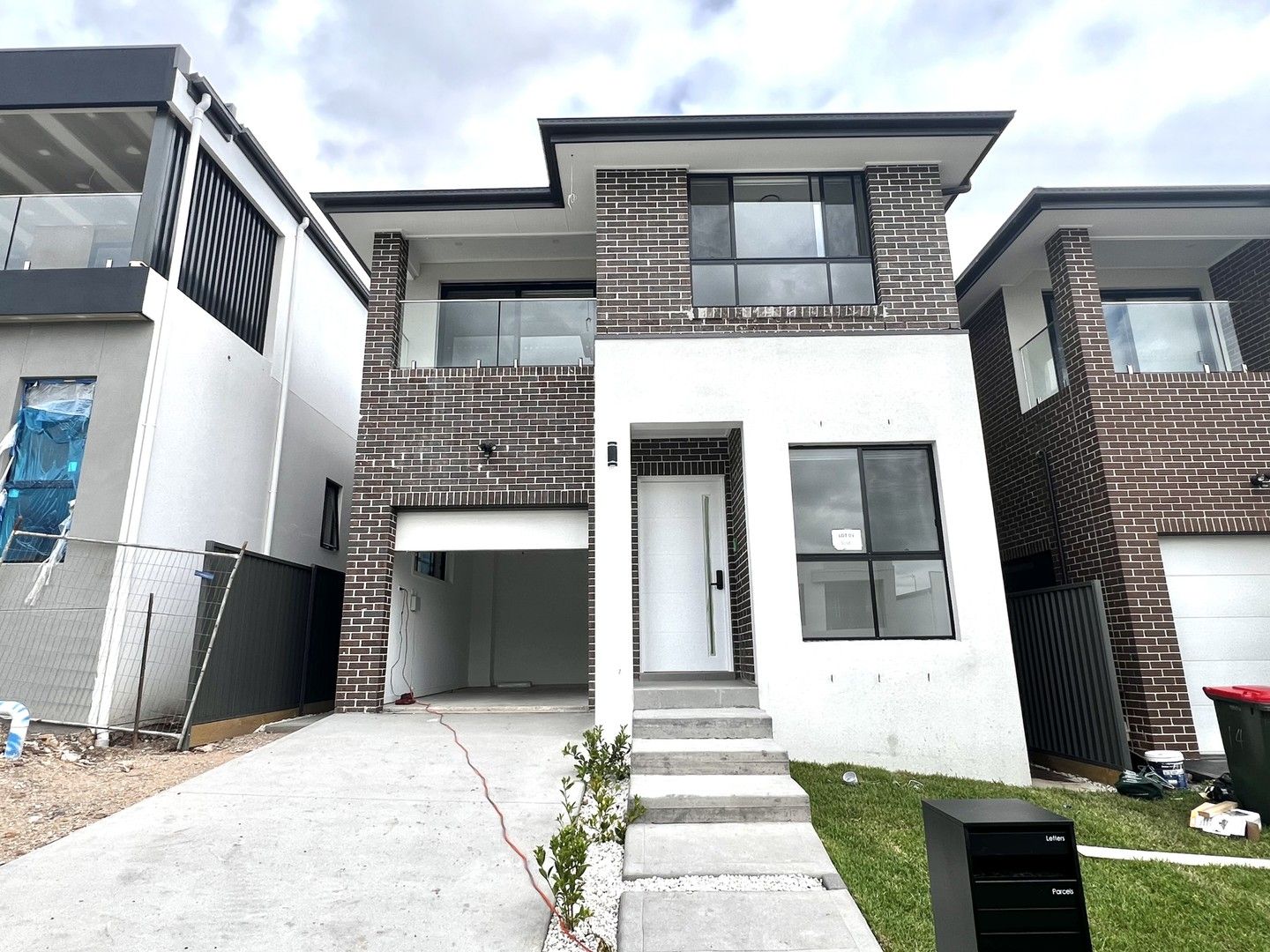 5 bedrooms House in 16 Windeyer Street ROUSE HILL NSW, 2155