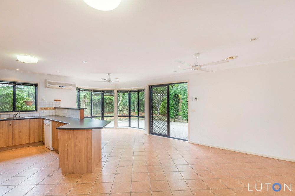 5 Quinlivan Crescent, Dunlop ACT 2615, Image 2