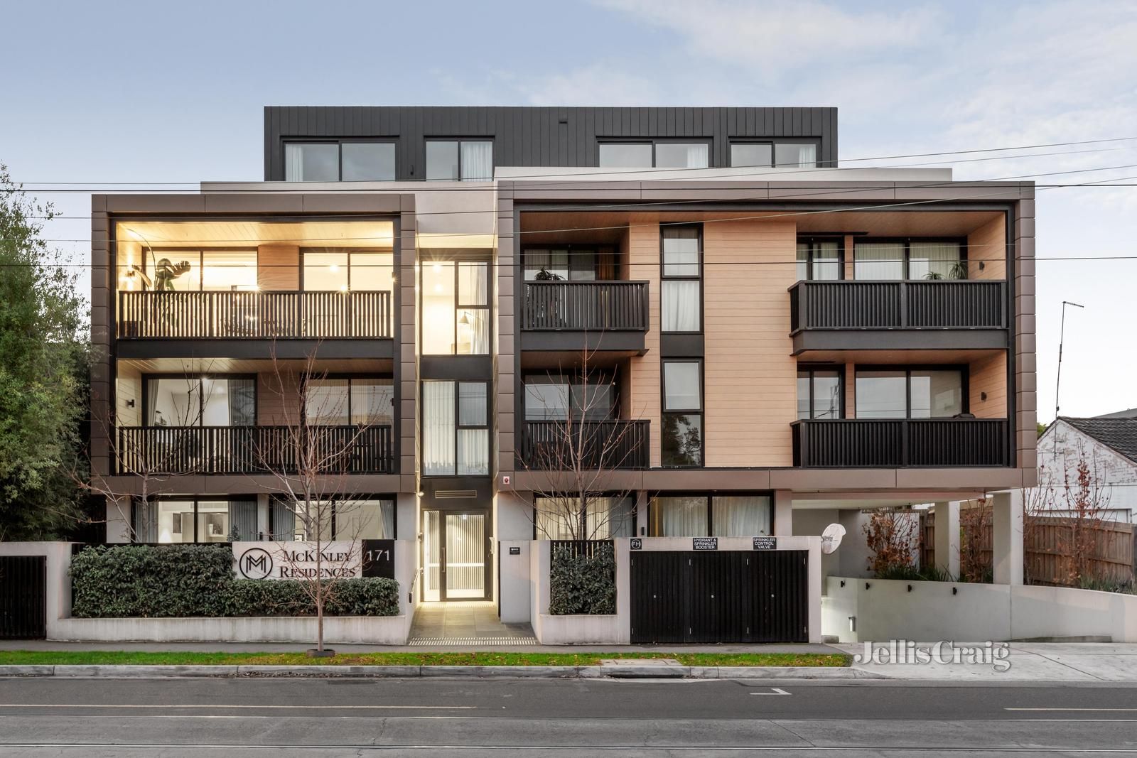 3 bedrooms Apartment / Unit / Flat in 202/171 Wattletree Road MALVERN VIC, 3144