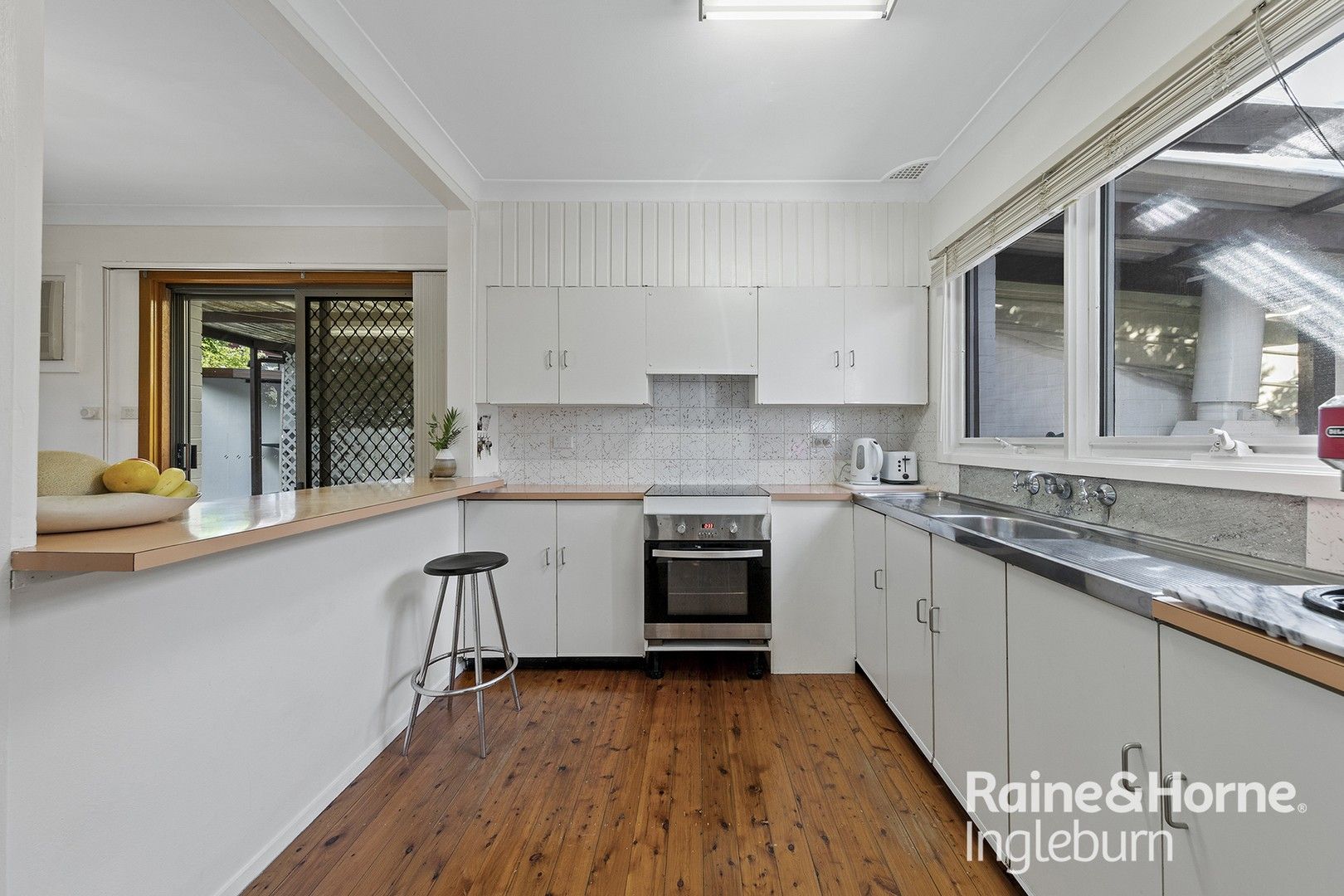 1/6 Clifford Crescent, Ingleburn NSW 2565, Image 0