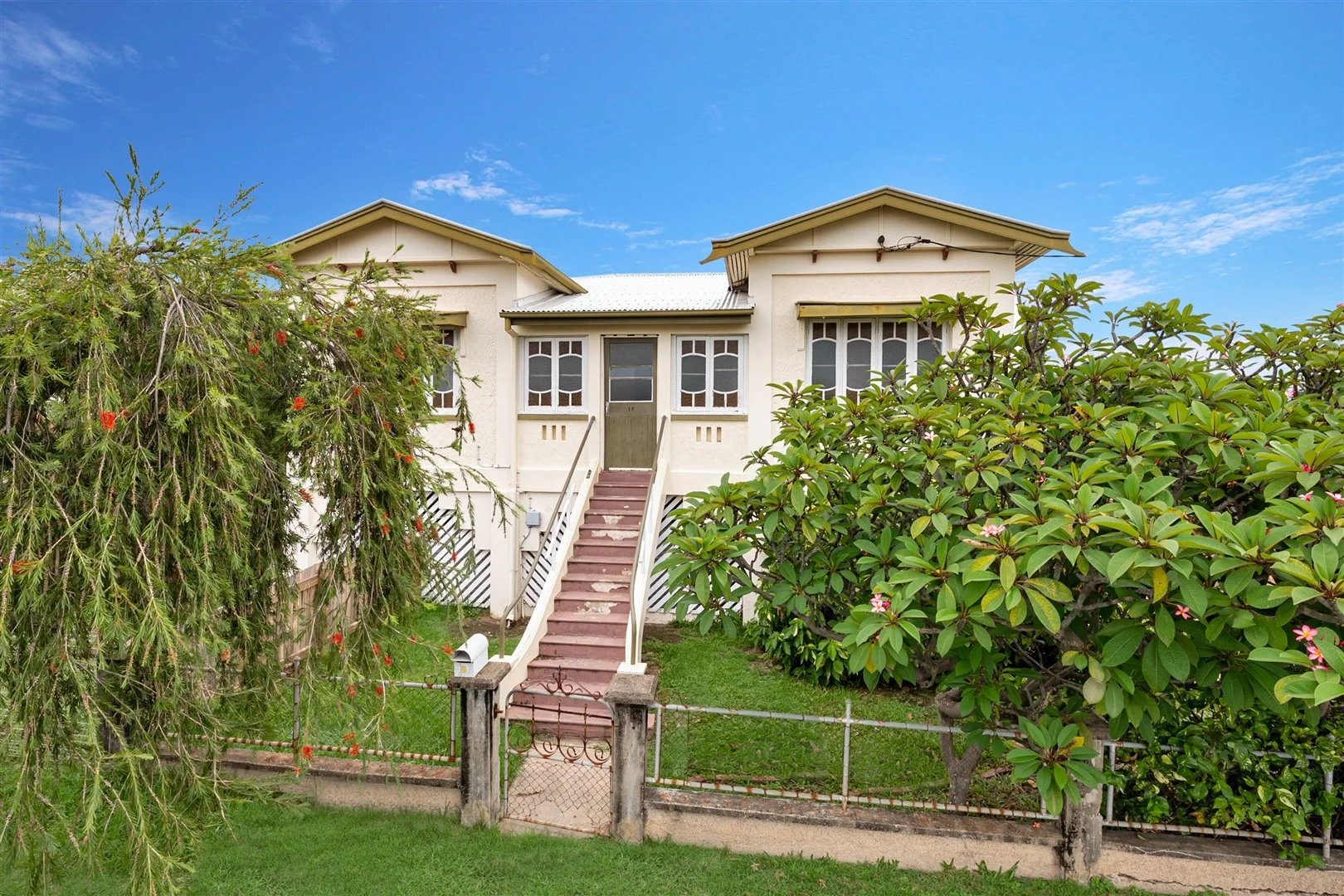 2/17 Somer Street, Hyde Park QLD 4812