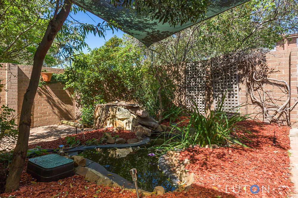 27 Hallen Close, Phillip ACT 2606, Image 2