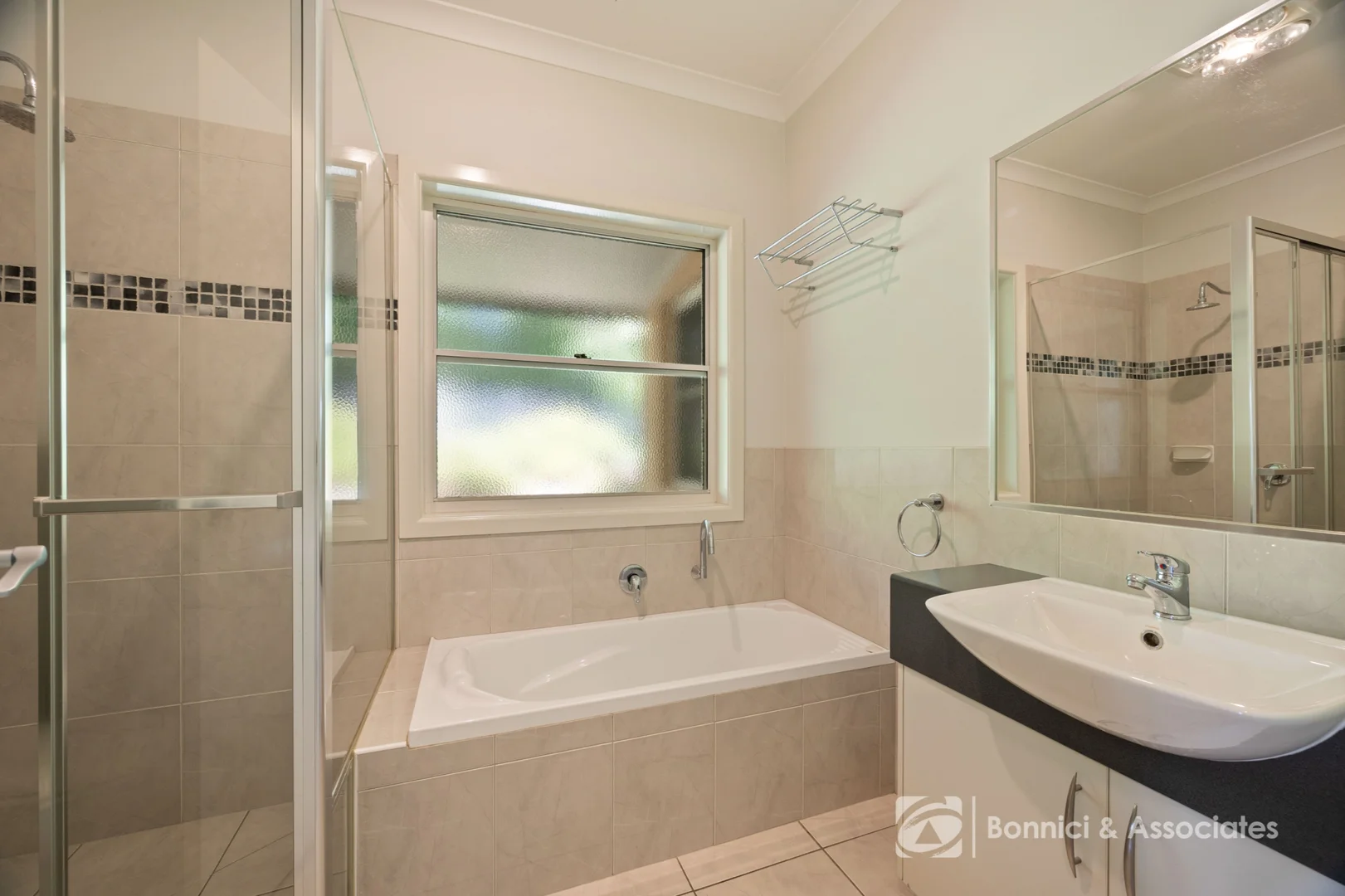 Additional image 8 of 2/9 Priory Lane, Beechworth VIC 3747