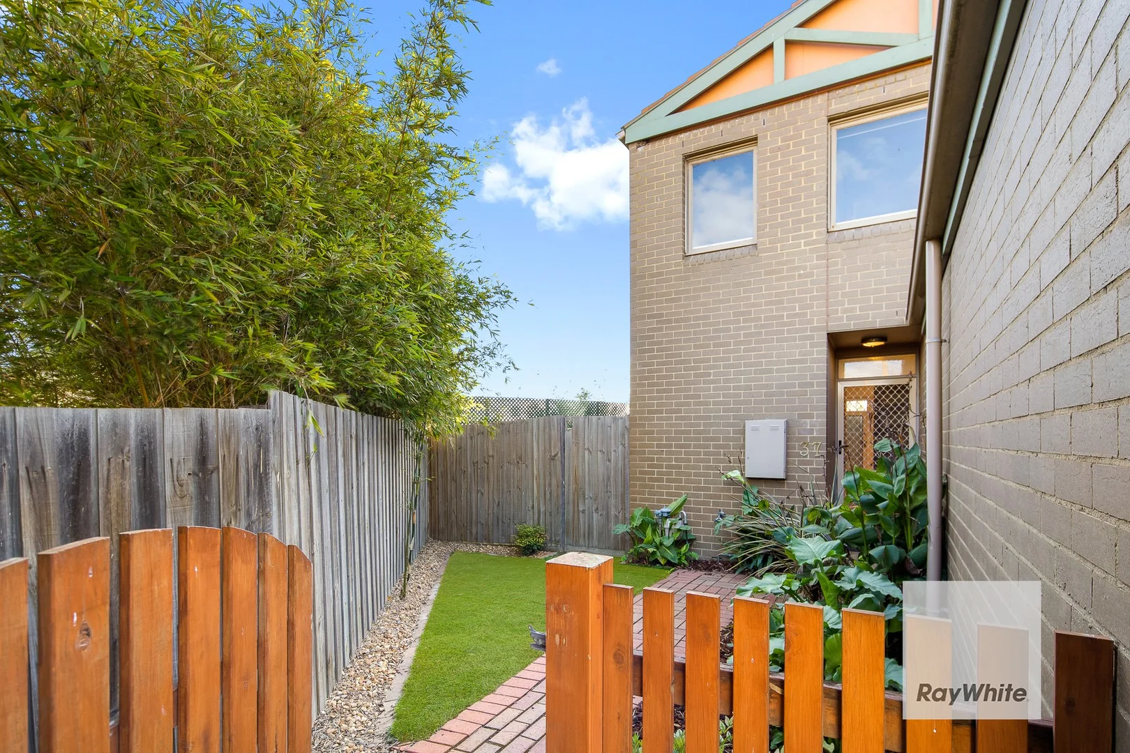 37 Village Avenue, Taylors Lakes VIC 3038