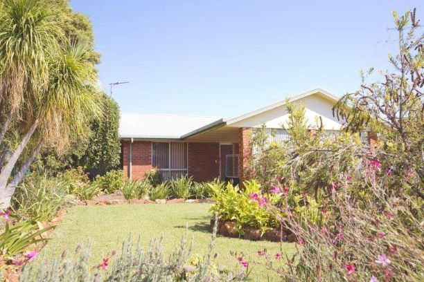 15 Chant Street, Darlington Point NSW 2706, Image 0