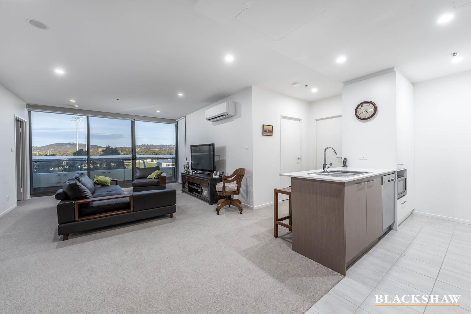 159/7 Irving Street, Phillip ACT 2606, Image 2