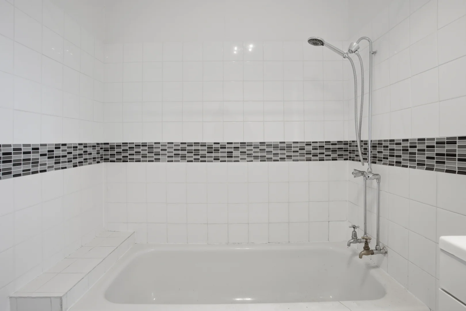 Additional image 11 of 38 Hargrave Crescent, Mayfield TAS 7248