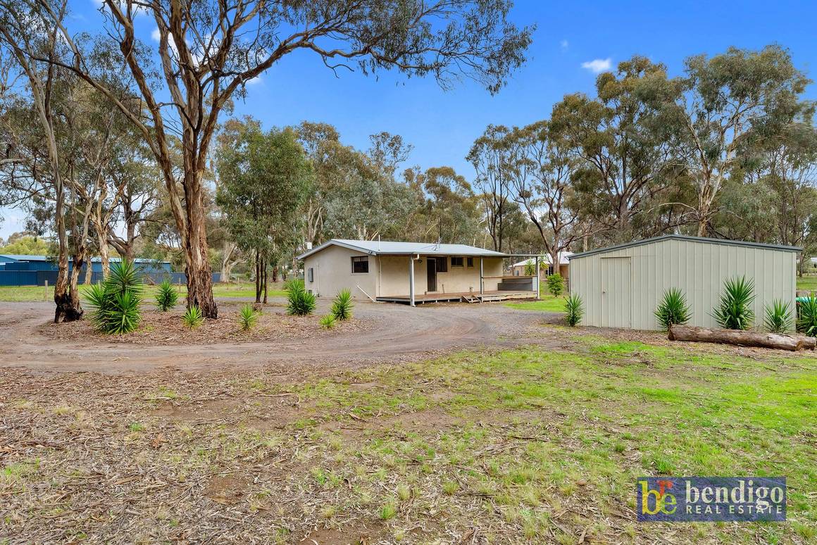 Picture of 2/44 Raglan Place, AXEDALE VIC 3551