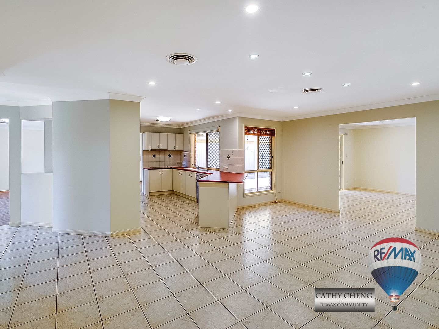 25 Pheasant Court, Heritage Park QLD 4118, Image 2