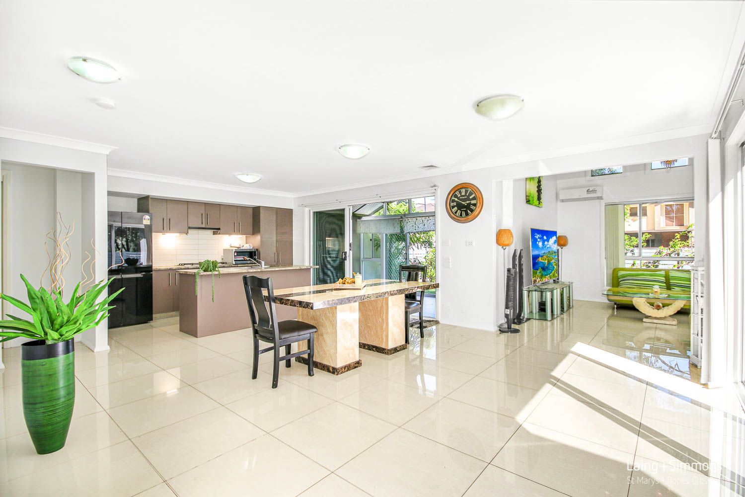 8 Gurry Avenue, Ropes Crossing NSW 2760, Image 2