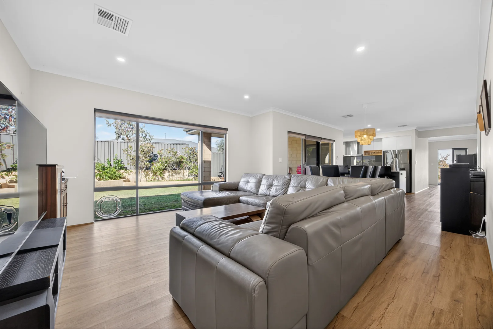 Additional image 13 of 30 Dragonfly Boulevard, Lakelands WA 6180