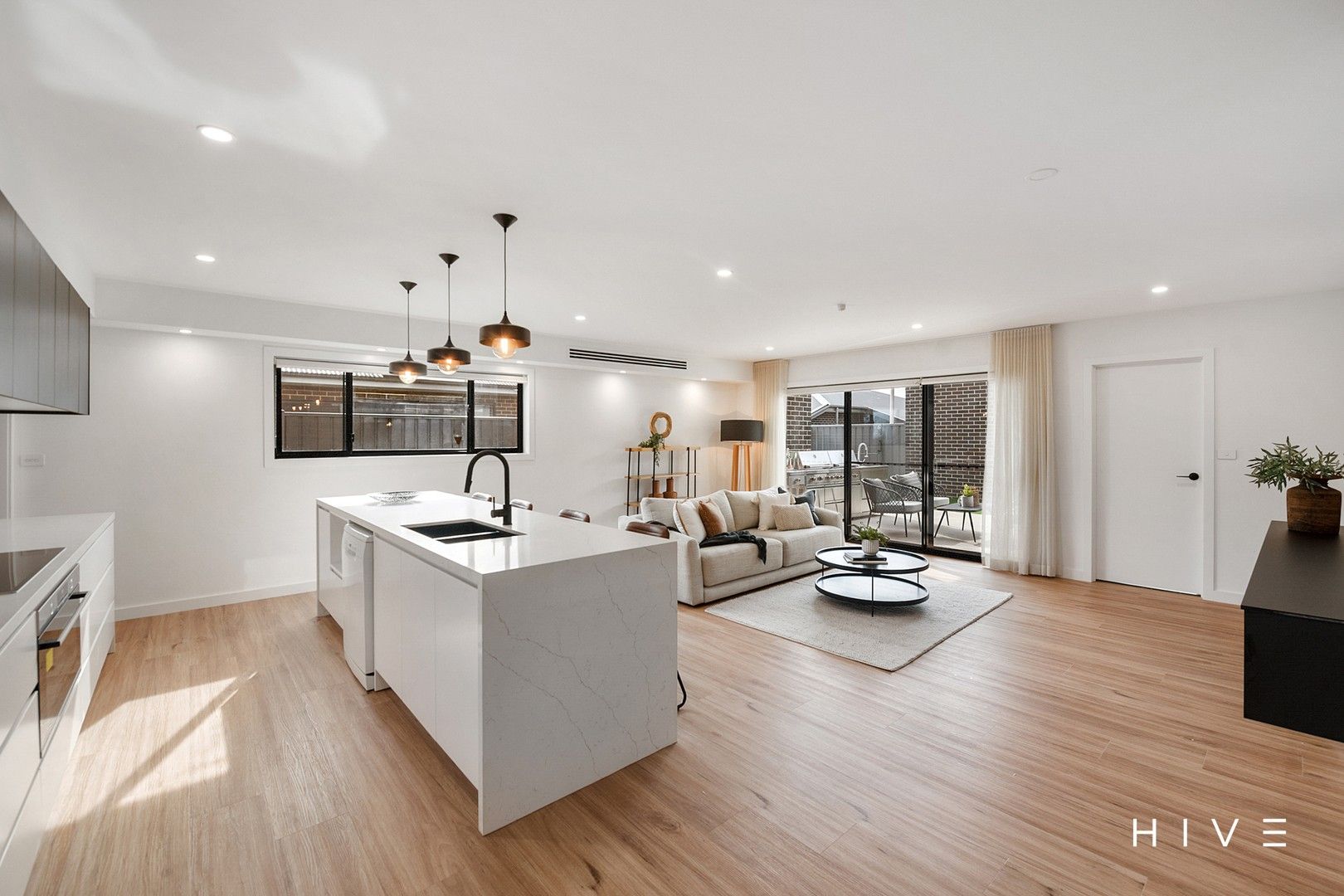 7 bedrooms House in 41 Cameleer Lane STRATHNAIRN ACT, 2615