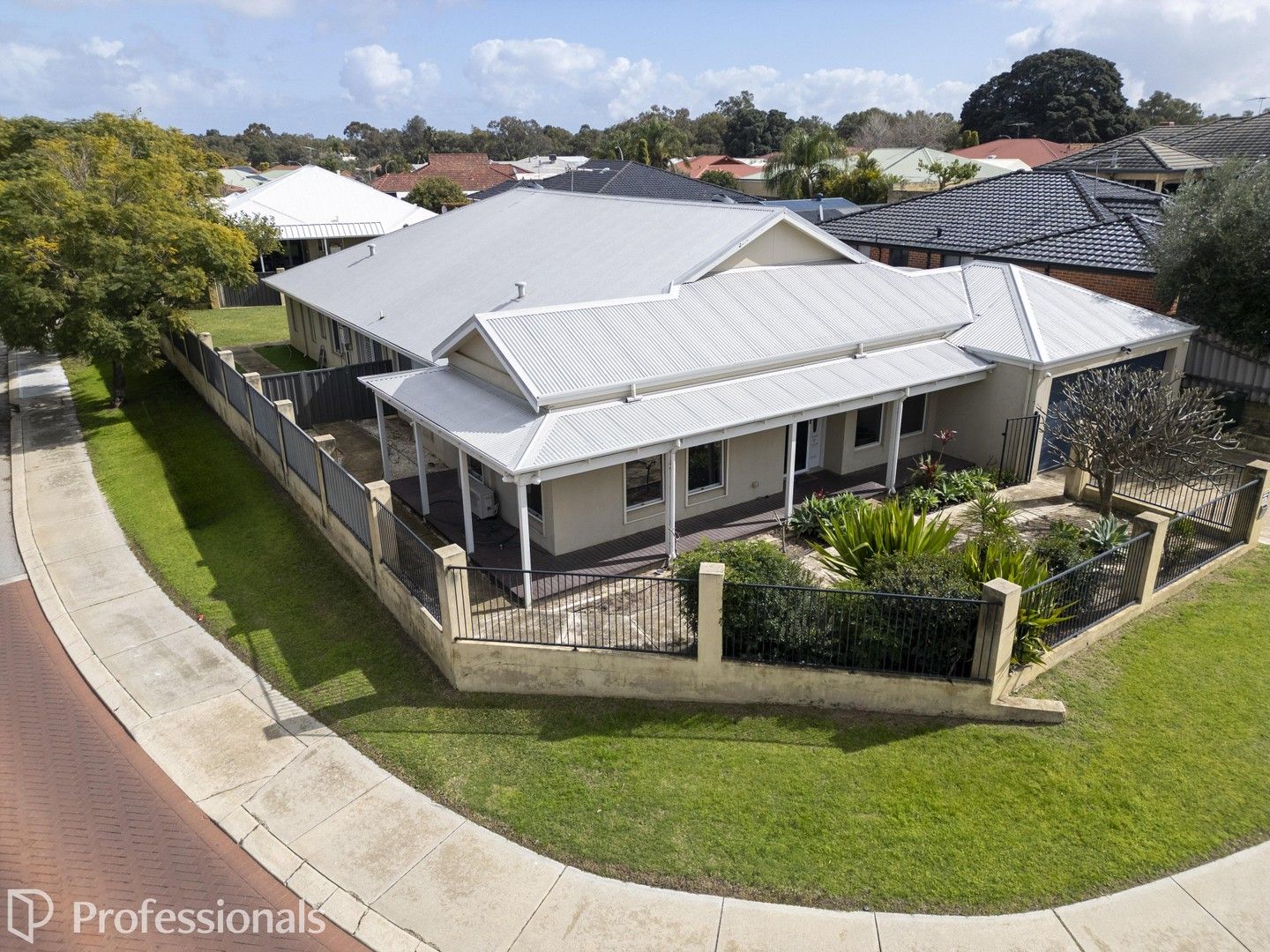 4 bedrooms House in 37 Huntsman Terrace JANE BROOK WA, 6056