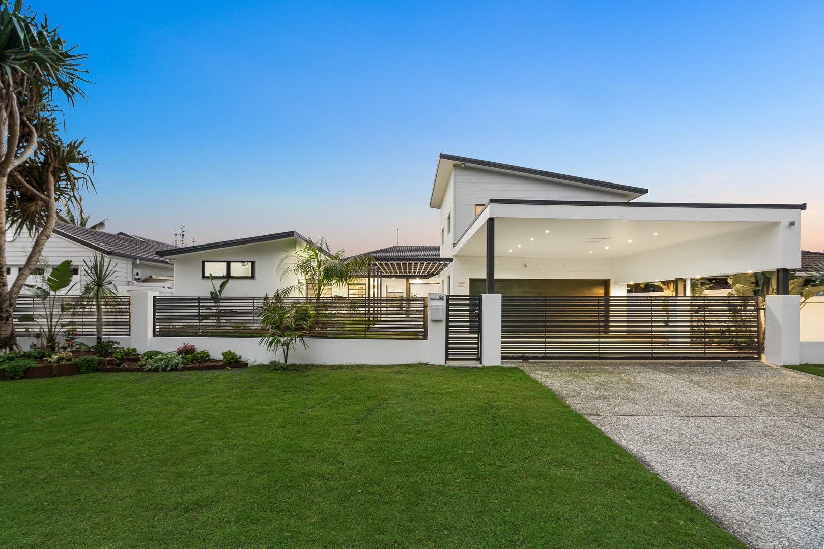 4 bedrooms House in 54 Bosun Boulevard BANORA POINT NSW, 2486