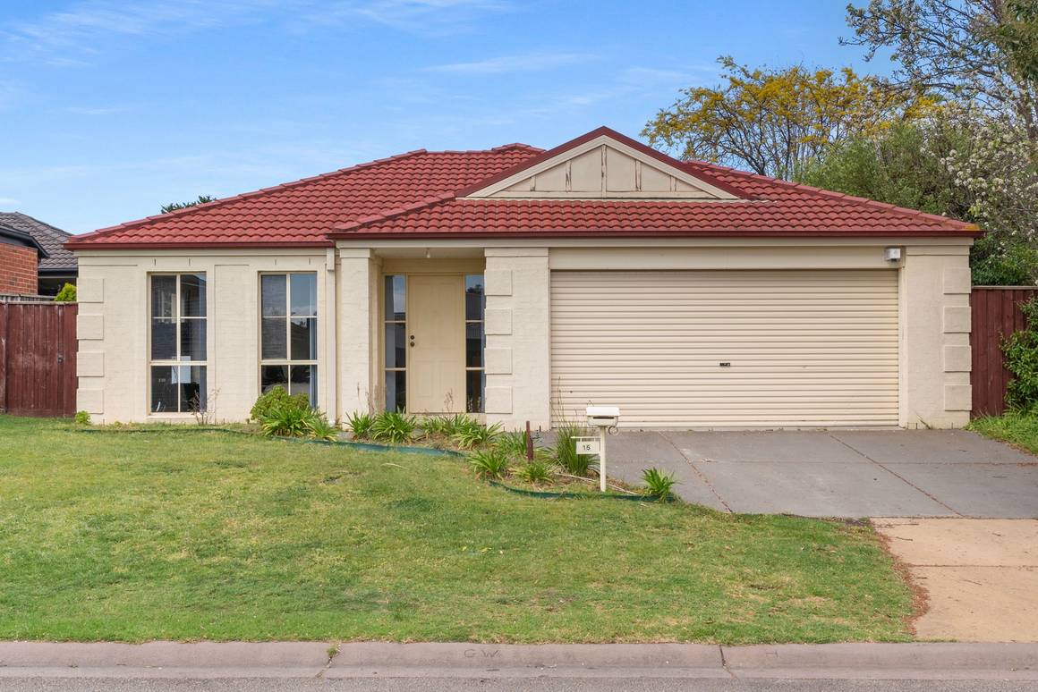 Picture of 15 Whitsunday Court, MOUNT MARTHA VIC 3934