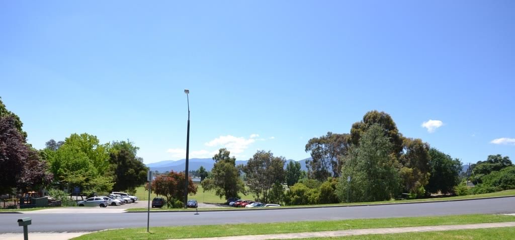 24 Lakeside Avenue, Mount Beauty VIC 3699, Image 0