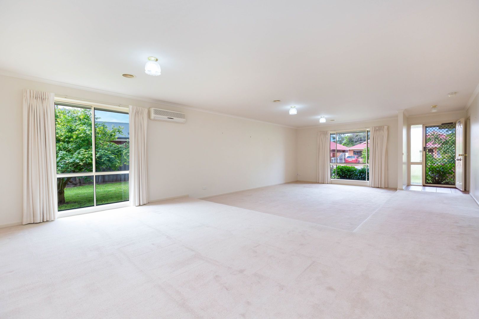 9 KINGFISHER Place, Sale VIC 3850, Image 2