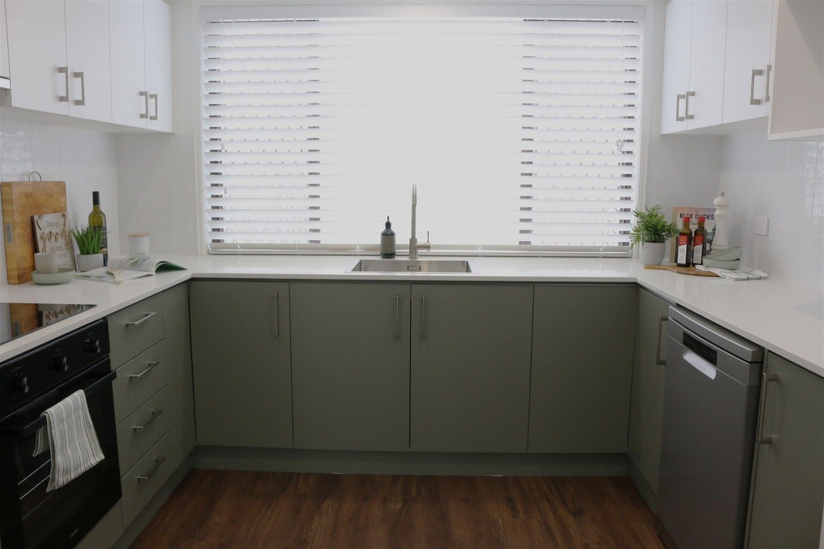 2 bedrooms Duplex in 2/6 Woodgate Place PARADISE POINT QLD, 4216