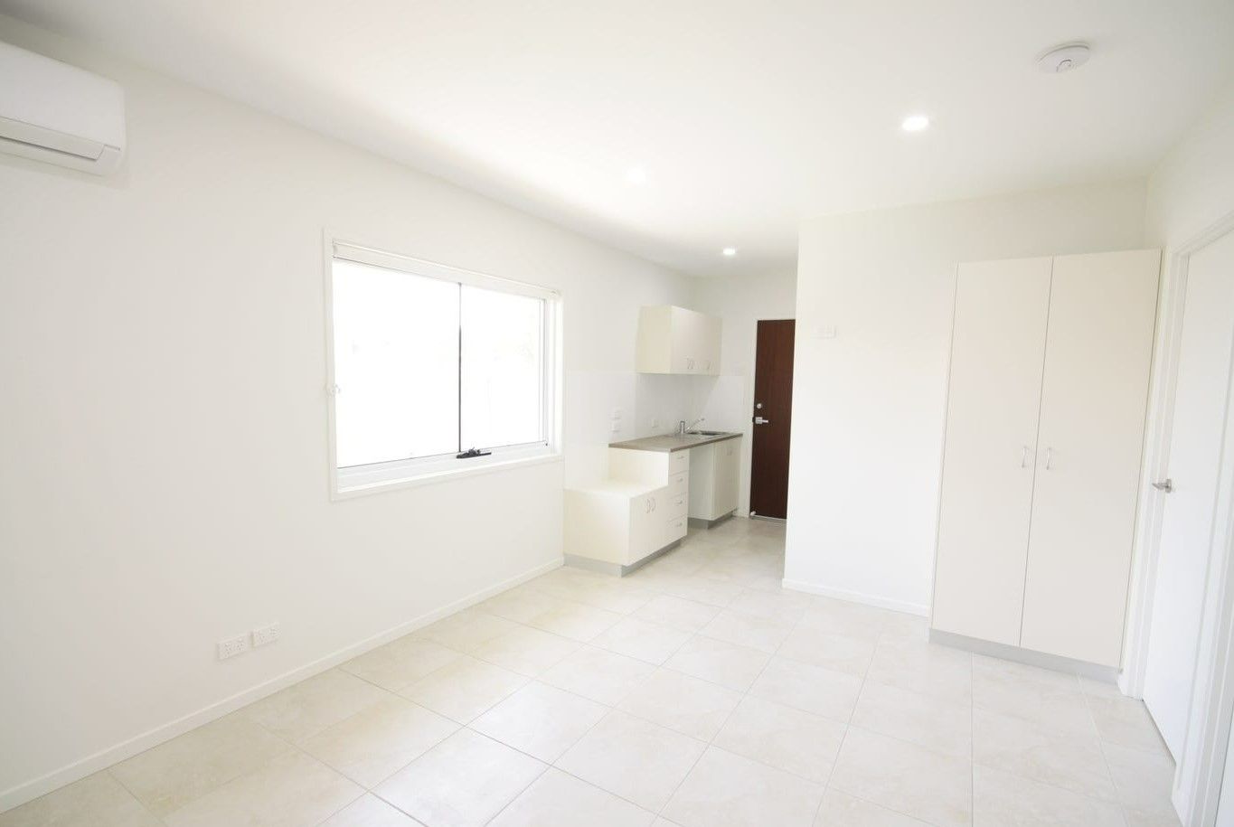 2 bedrooms Apartment / Unit / Flat in 297B Nicklin Way WARANA QLD, 4575