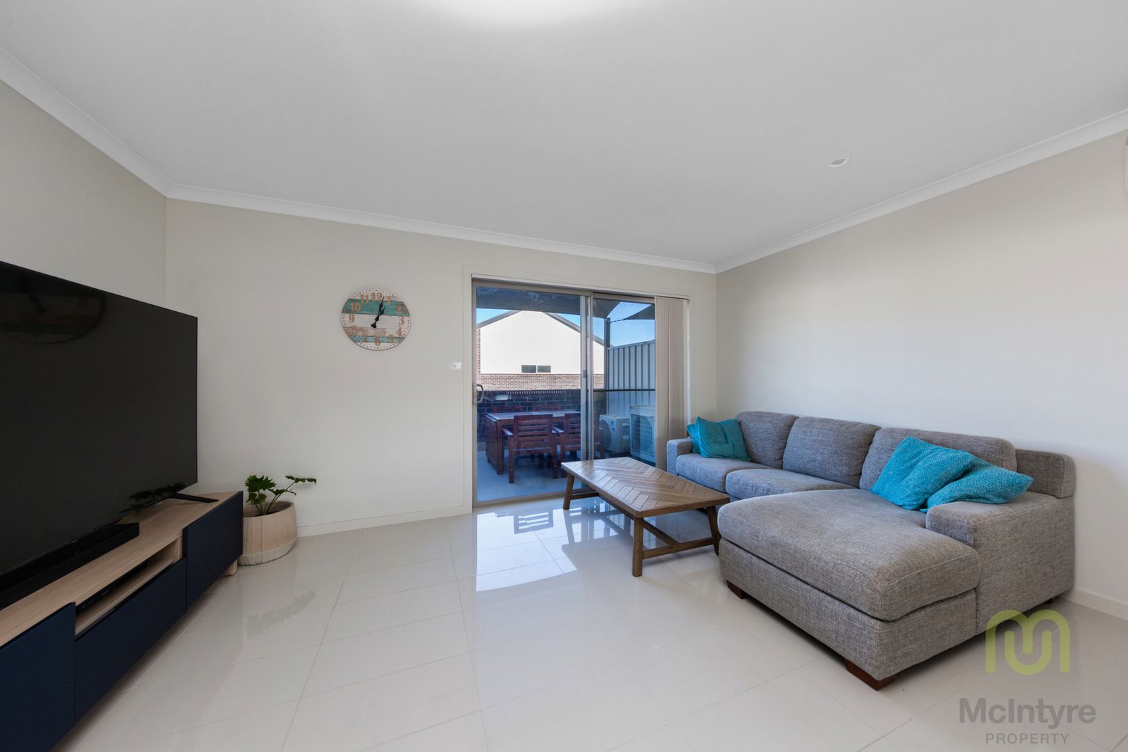 34/2 Clare Burton Crescent, Franklin ACT 2913, Image 2