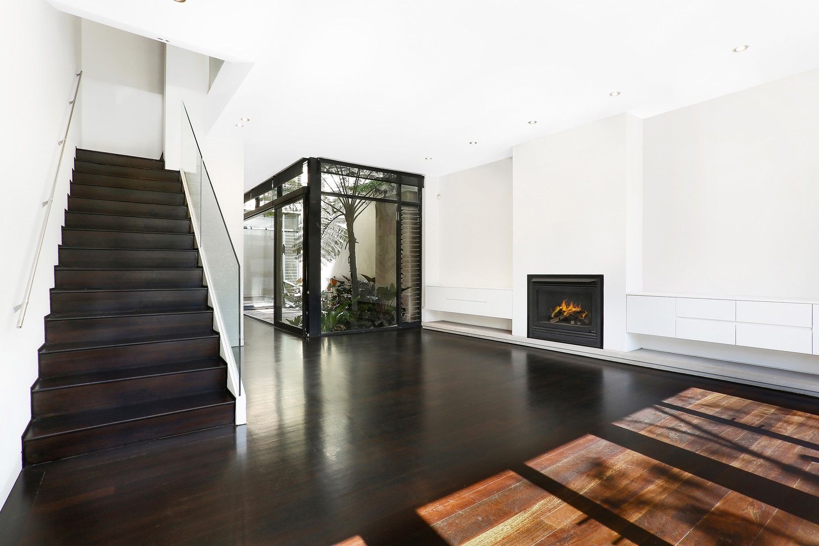 3 bedrooms Terrace in 33 Jersey Road WOOLLAHRA NSW, 2025