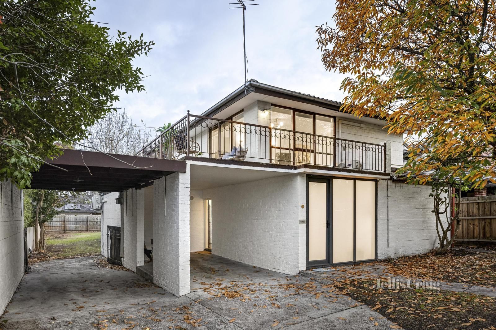 5 bedrooms House in 481 Neerim Road MURRUMBEENA VIC, 3163