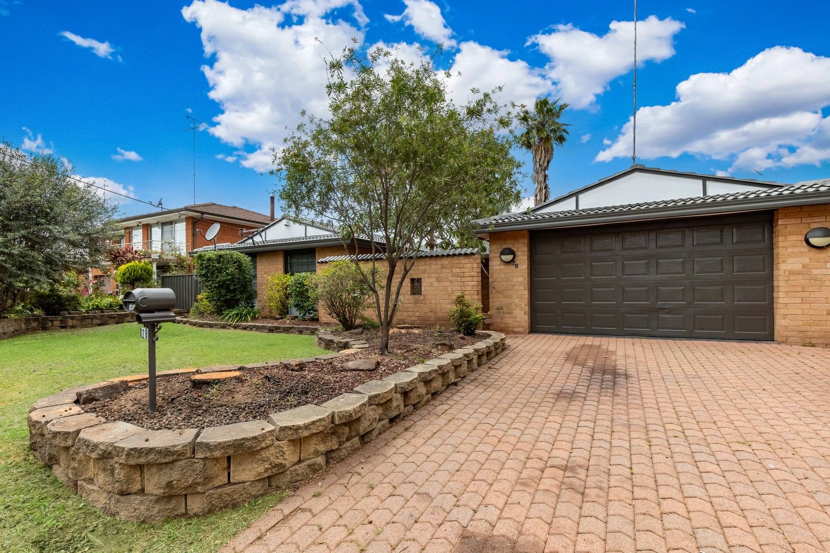 5 bedrooms House in 28 Darri Avenue SOUTH PENRITH NSW, 2750