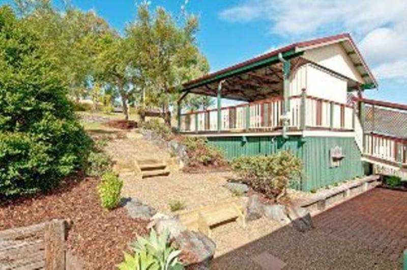 3 Valerie Close, Edens Landing QLD 4207, Image 2