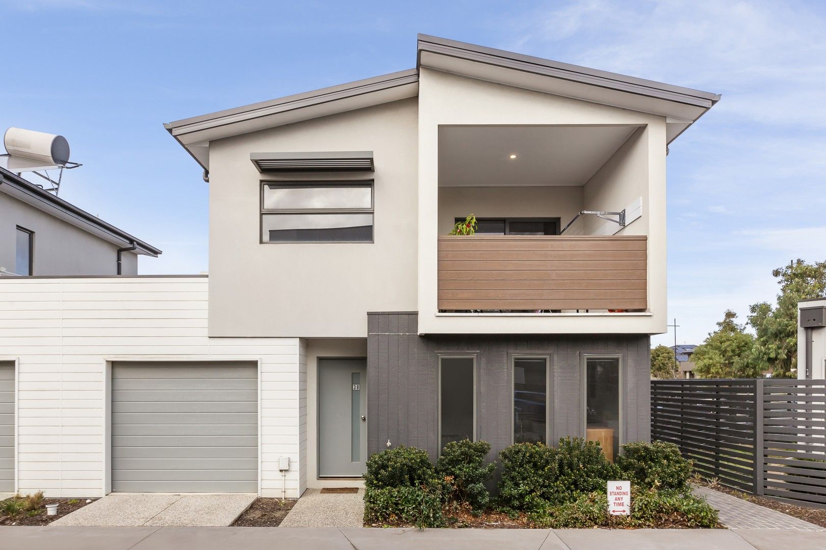 2 bedrooms Townhouse in 38 Tata Way DOREEN VIC, 3754