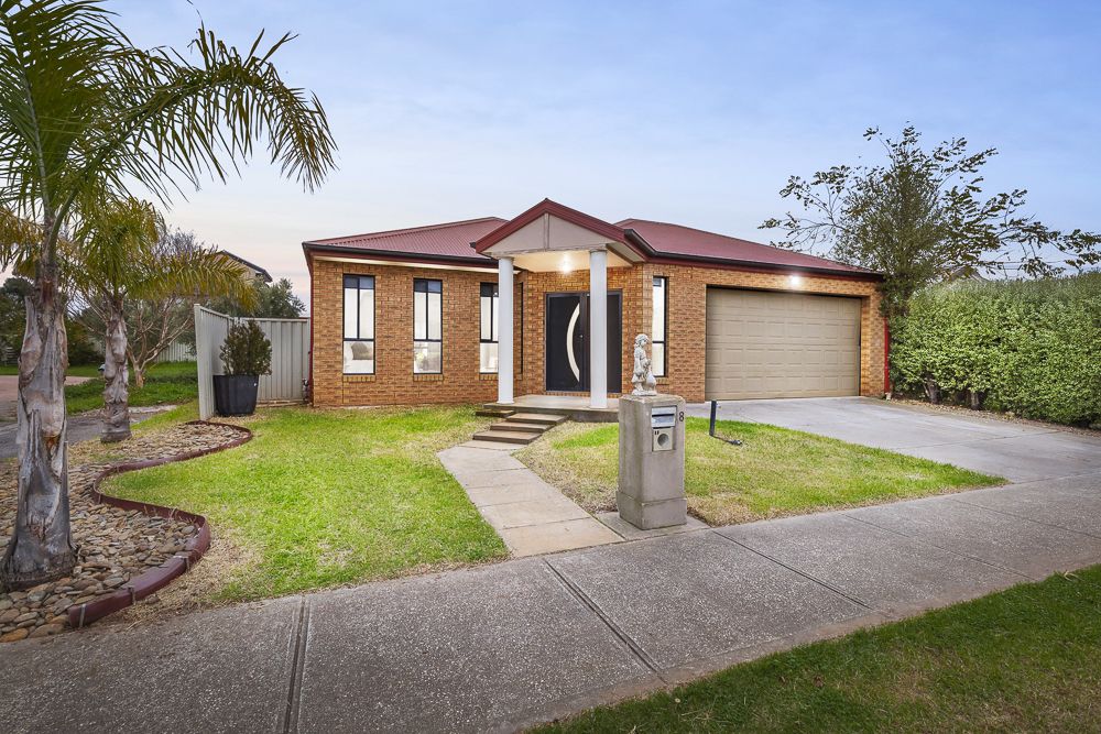 8 Parkside Close, Caroline Springs VIC 3023, Image 0