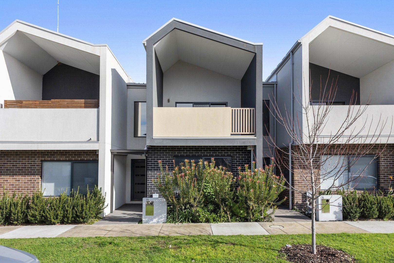 3 bedrooms Townhouse in 78 Emmeline Row ROWVILLE VIC, 3178