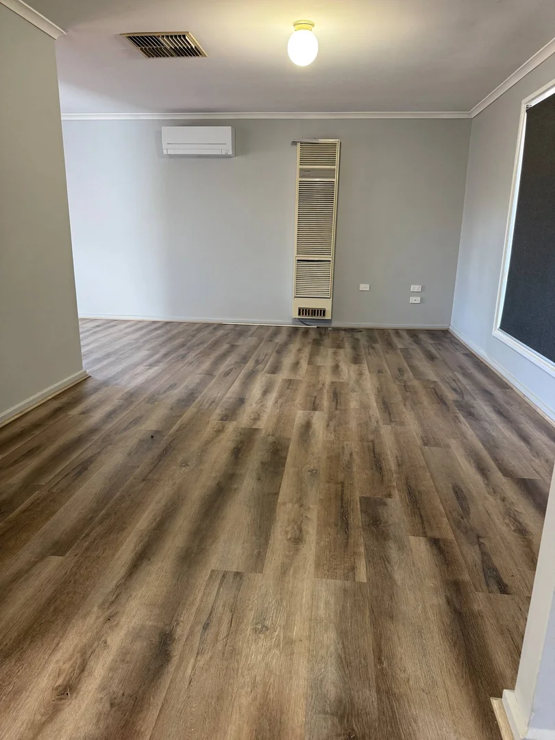 Additional image 2 of 33 Quandong St, Roxby Downs SA 5725