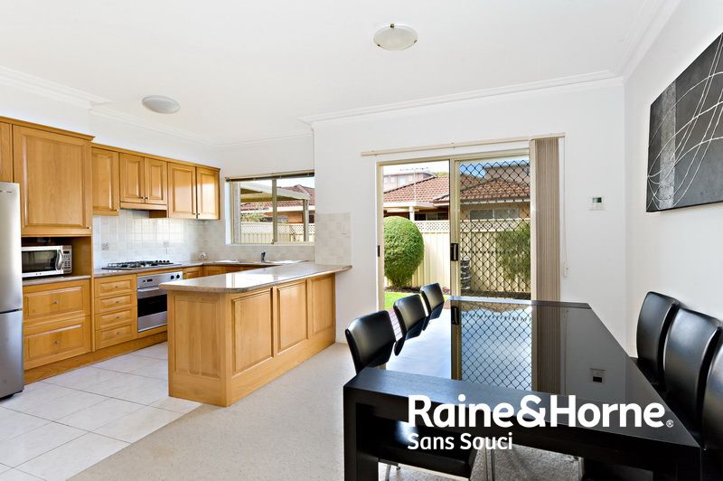 4/133-135 Russell Avenue, Dolls Point NSW 2219, Image 2