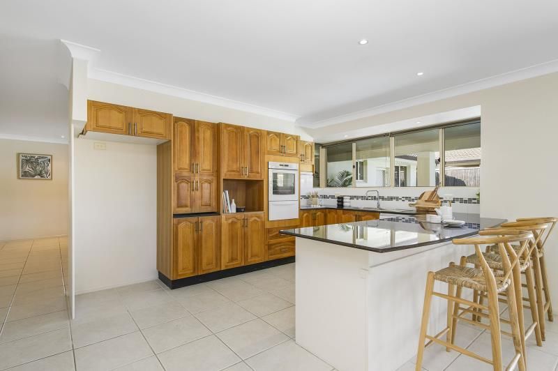 27 Newport Crescent, Port Macquarie NSW 2444, Image 2