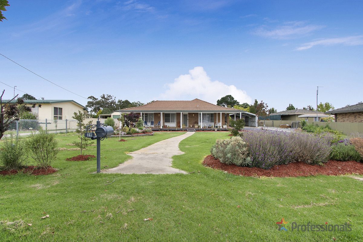 29 Plane Avenue, Uralla NSW 2358, Image 0