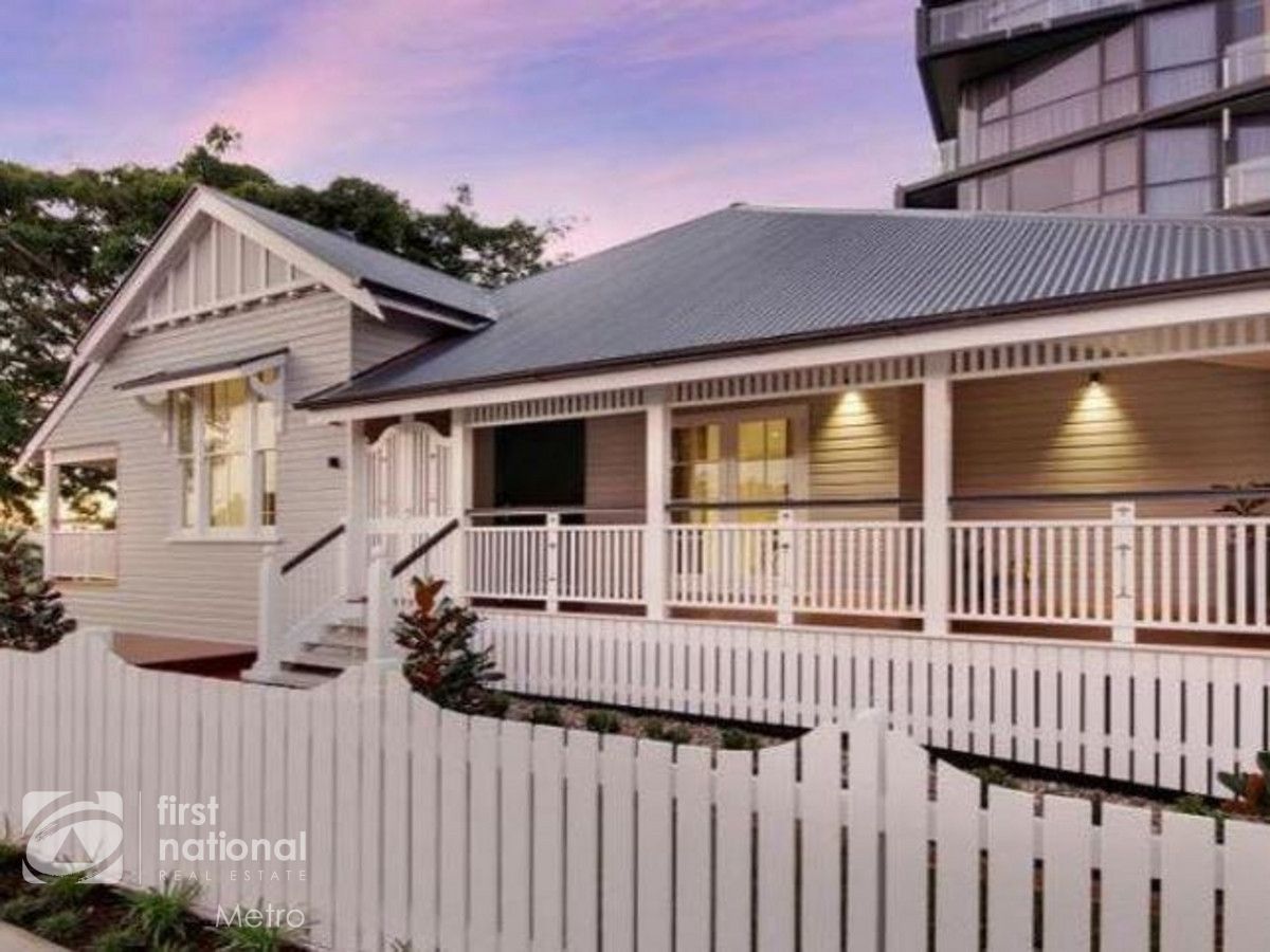 4 bedrooms House in 35/180 Dornoch Terrace HIGHGATE HILL QLD, 4101