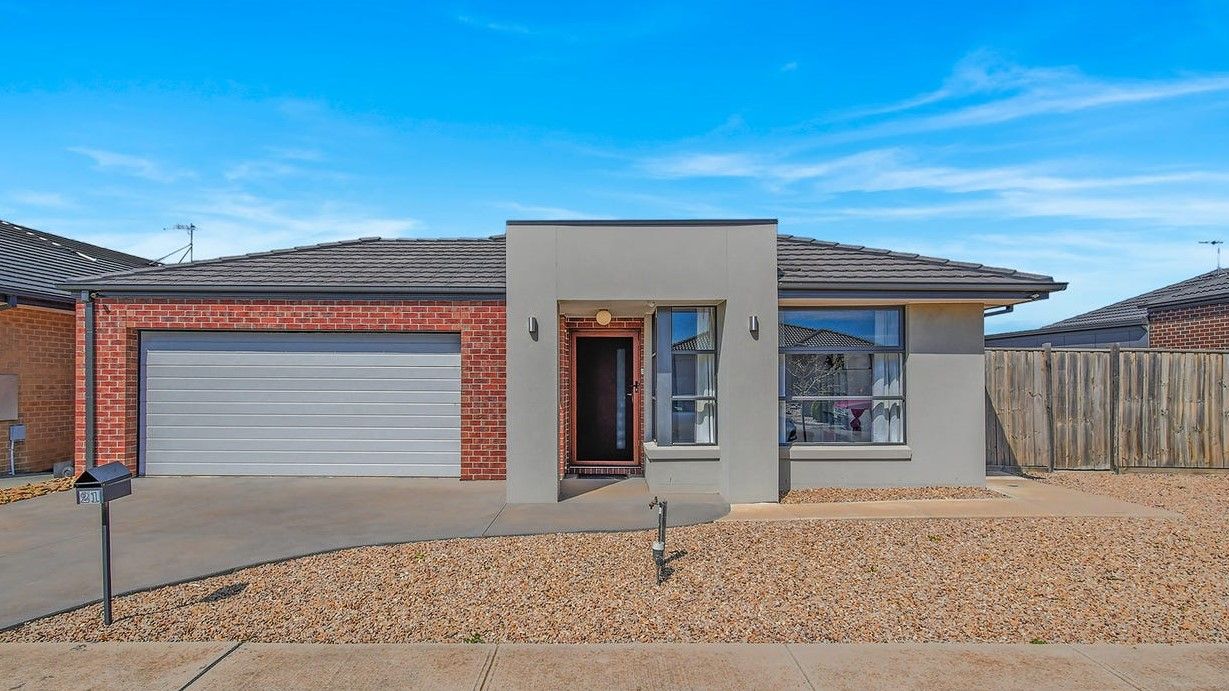 3 bedrooms House in 21 Long Forest Avenue MELTON WEST VIC, 3337