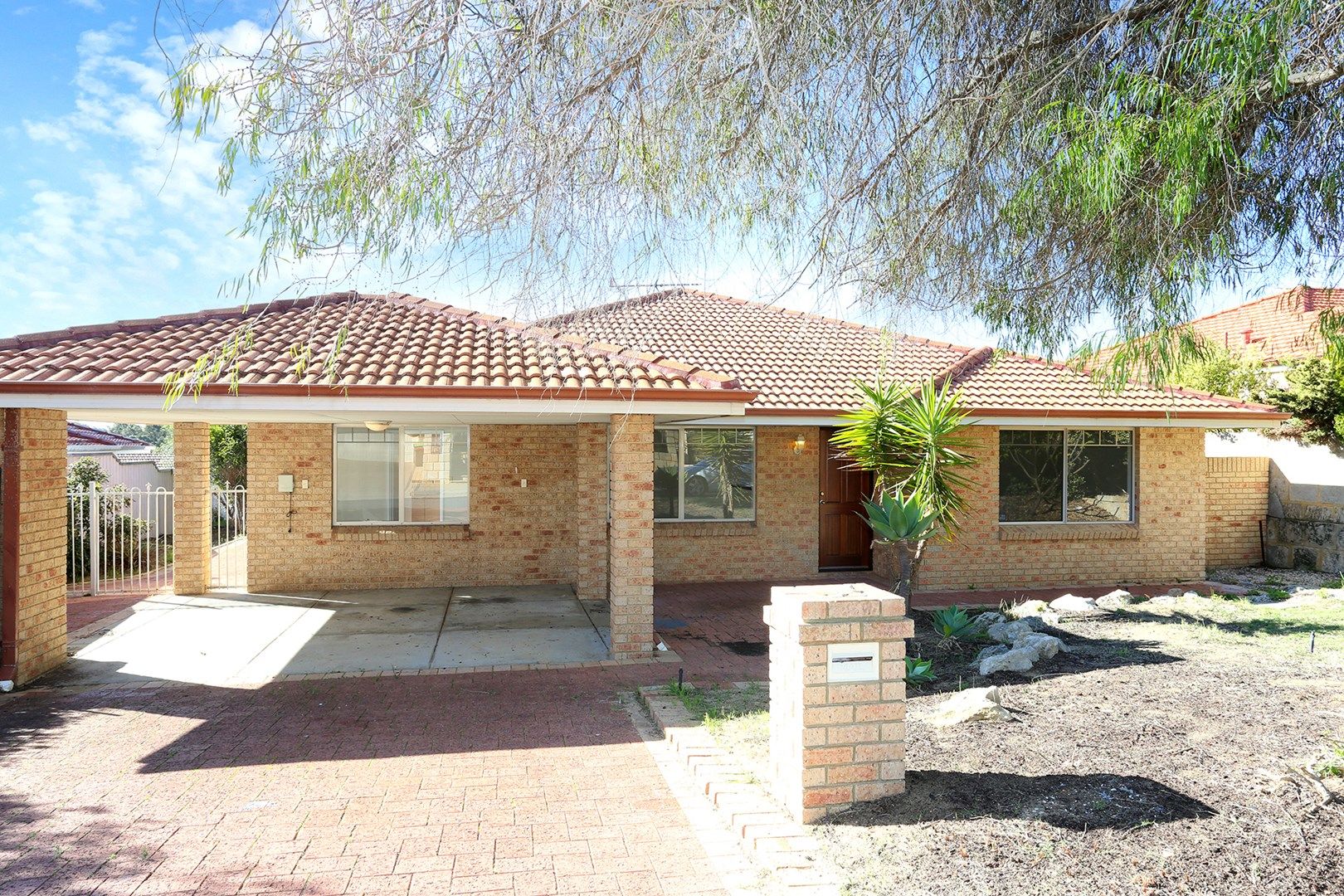 134 Kinross Drive, Kinros Property History & Address Research Domain