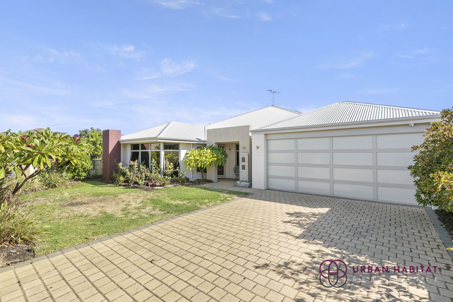 4 bedrooms House in 9 Cornforth Way PIARA WATERS WA, 6112