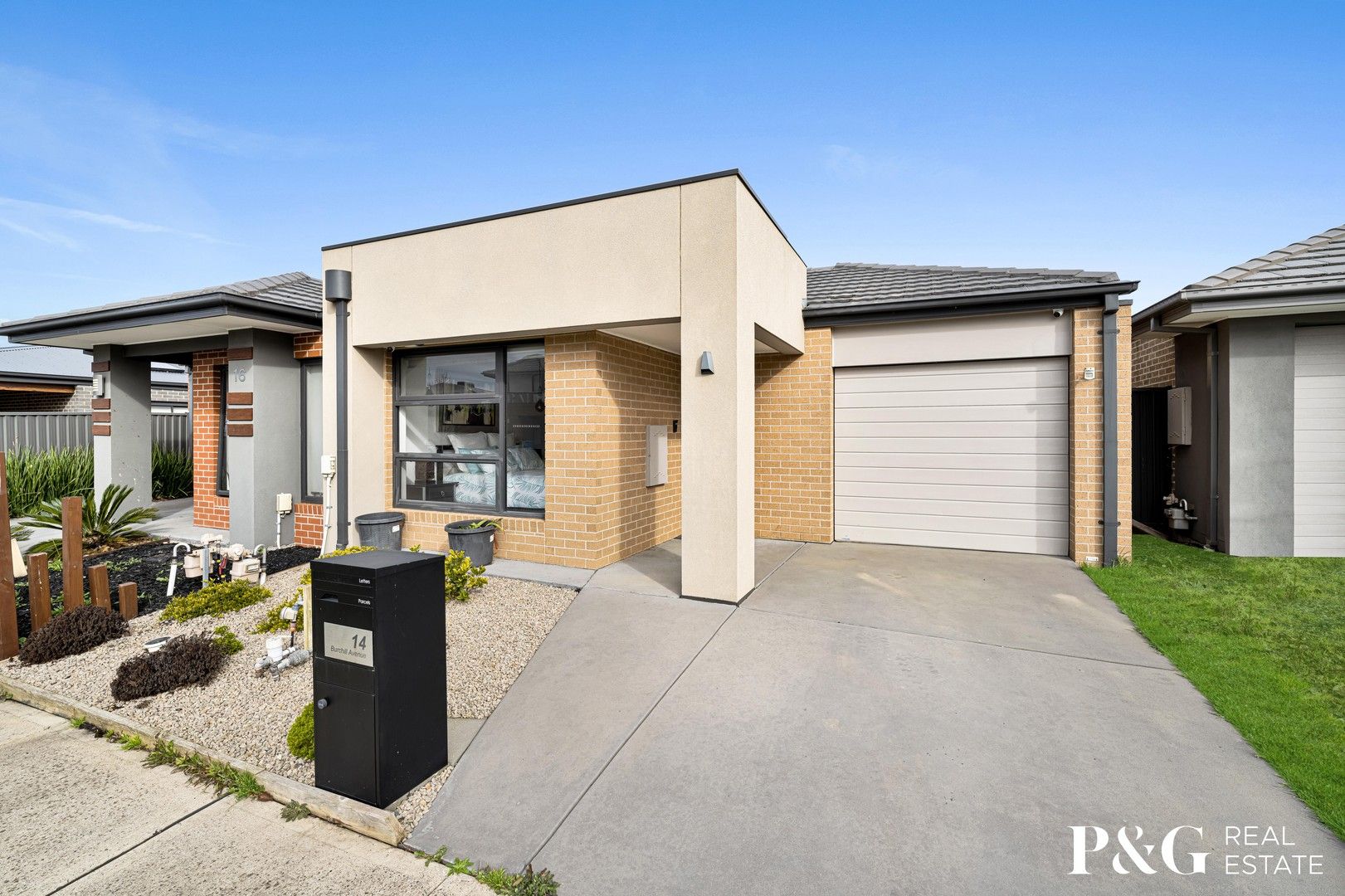 3 bedrooms House in 14 Burchill Avenue CRANBOURNE EAST VIC, 3977