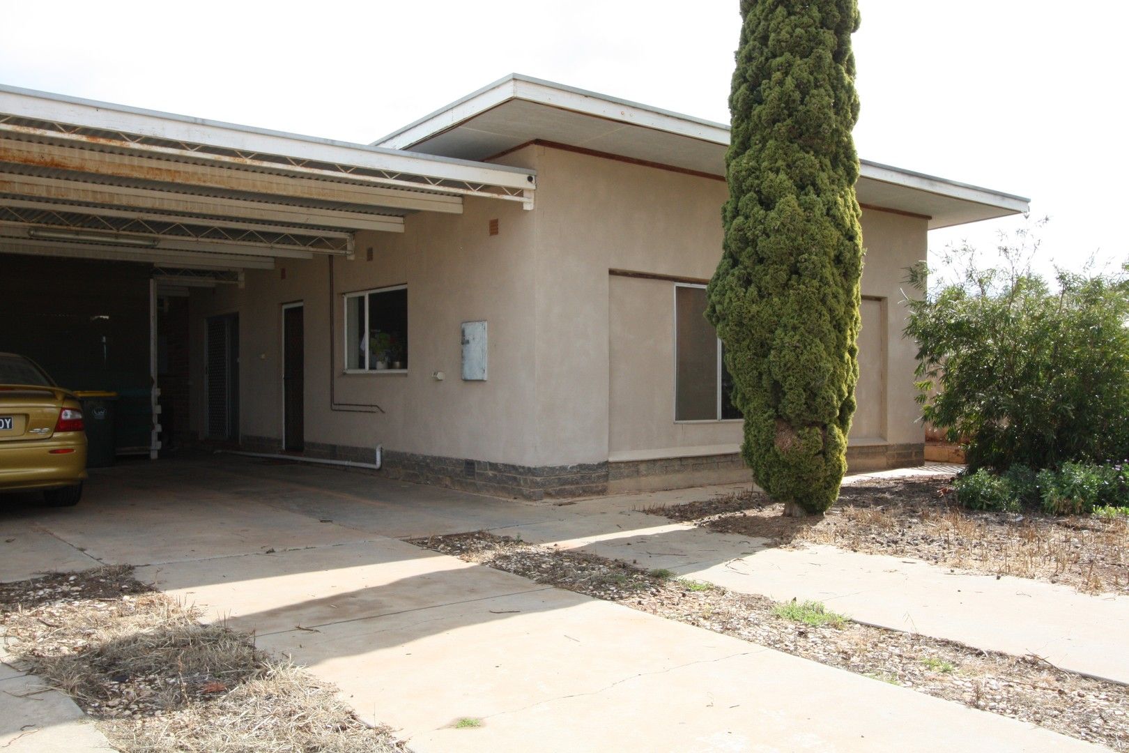 3 bedrooms House in 16 Laffer Street LOXTON SA, 5333