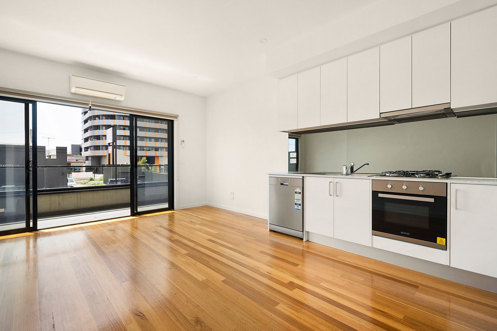 5-46-hudson-street-coburg-vic-3058-domain