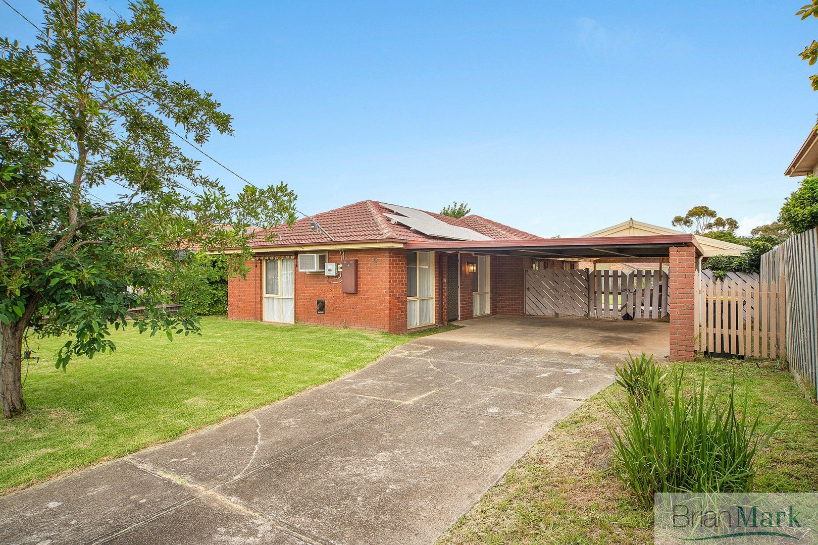 3 bedrooms House in 4 Cyprus Court WYNDHAM VALE VIC, 3024