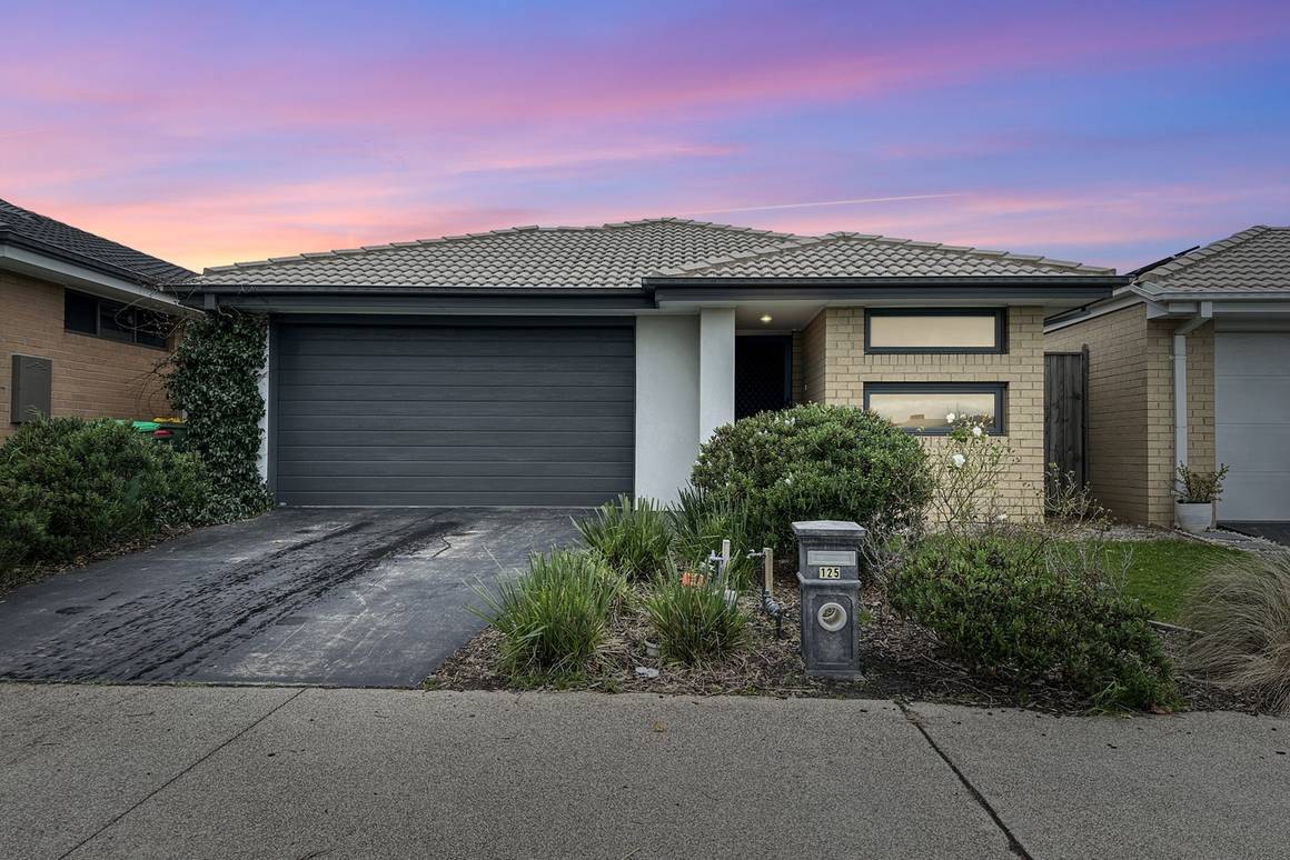 Picture of 125 Park Orchard Dr, PAKENHAM VIC 3810